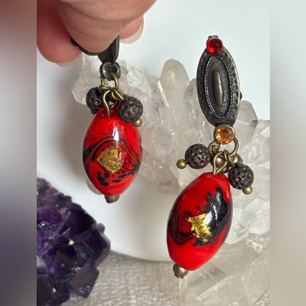 ✨Vintage Dichroic Red Bead with Gold Flicks Clip On Dangle Earrings✨ - Picture 5 of 9
